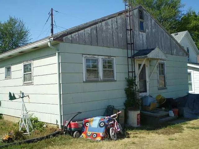 939 Harrison Ave photo 1