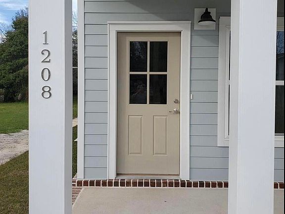 4th image of 1208 W Gimble St