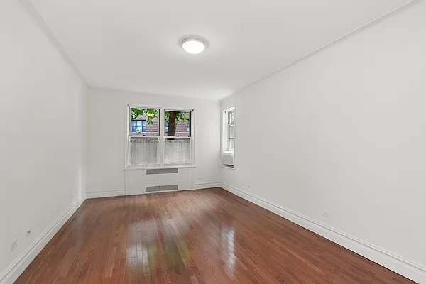 APARTMENT VOL.0〜12 セット 202 East 13th Street #4E in East Village, Manhattan | StreetEasy
