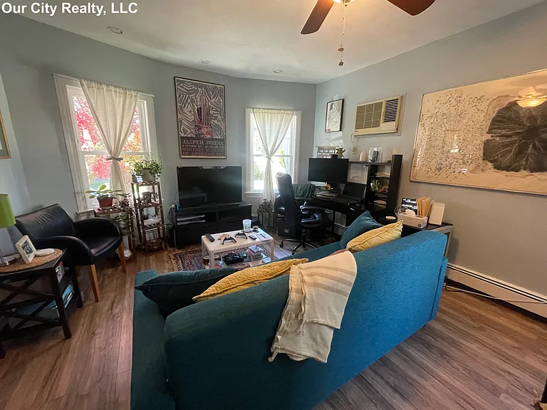 89 Kinsman St #2 — Photo 9