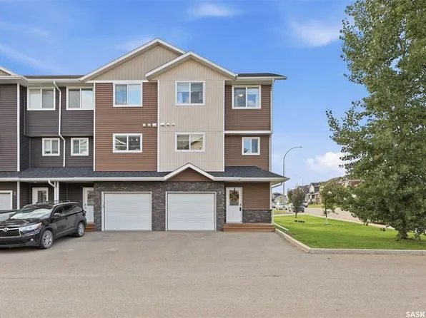 UNIT 1-1060 Parr Hill DRIVE, Martensville, SK S0K 2T1