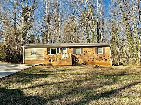 3rd image of 2120 Fallsdale Dr