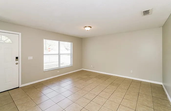 8415 N 10th St — Photo 3