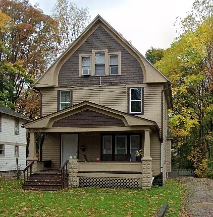 214 Sherman St — Photo 1
