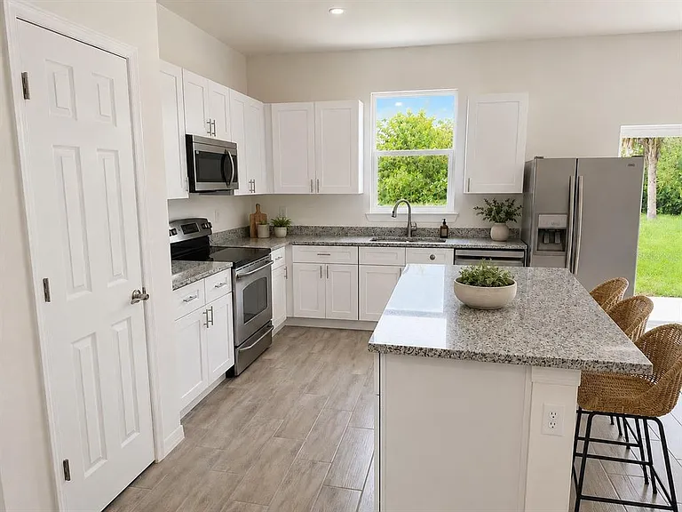 15010 Community Ave — Photo 9