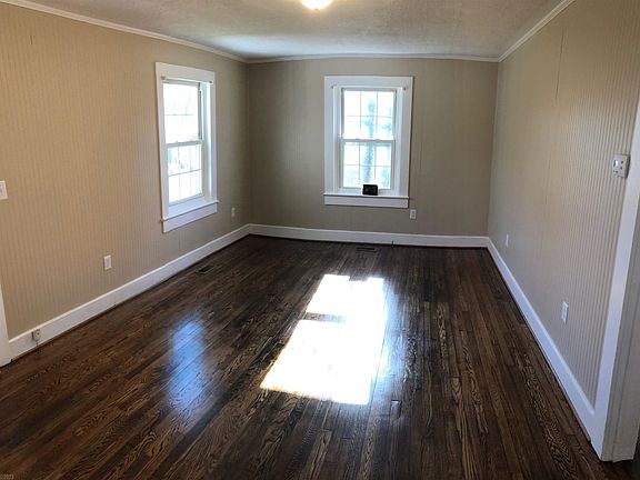 2nd image of 336 Pico Dr