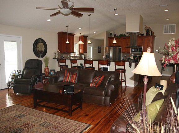 5th image of 103 Dovewood Dr
