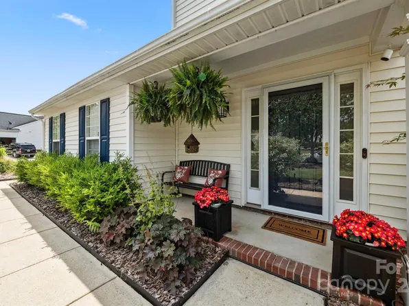 11848 Creek Turn Dr, Charlotte, NC 28278