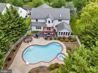4189 Hill Terrace Dr, Sinking Spring, PA 19608