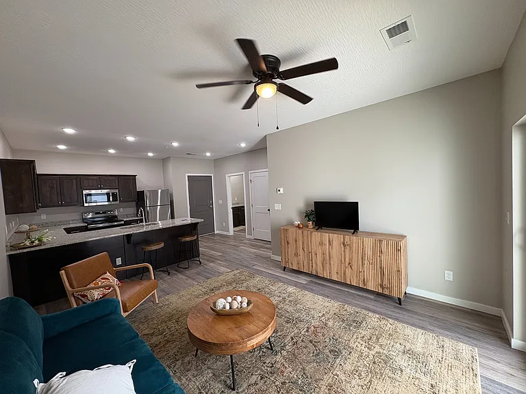 1 bedroom, 1 bathroom