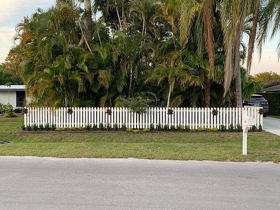 Straigt on street view with total privacy