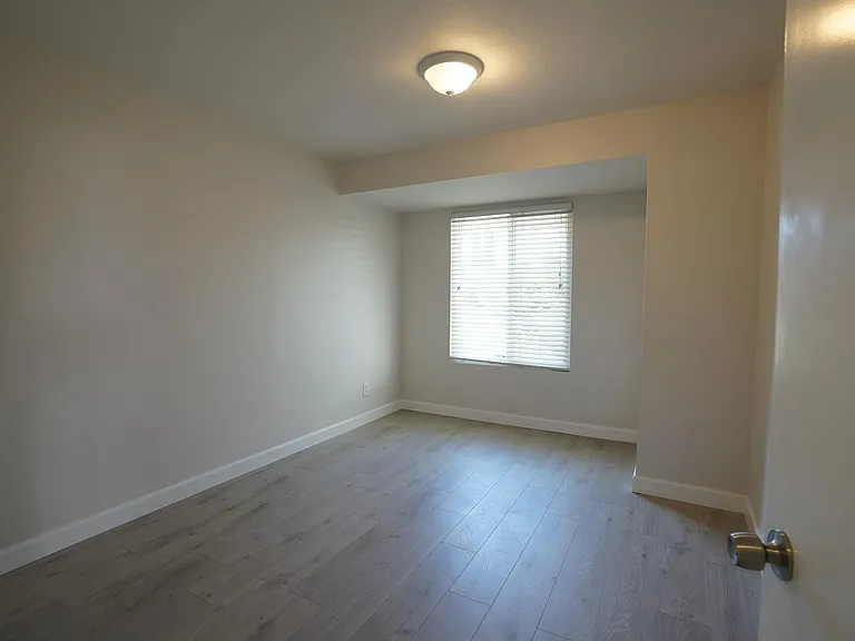 18637 Stare St — Photo 12