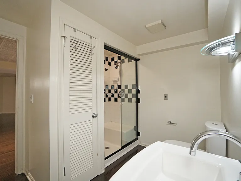 229 Willow Pkwy — Photo 24