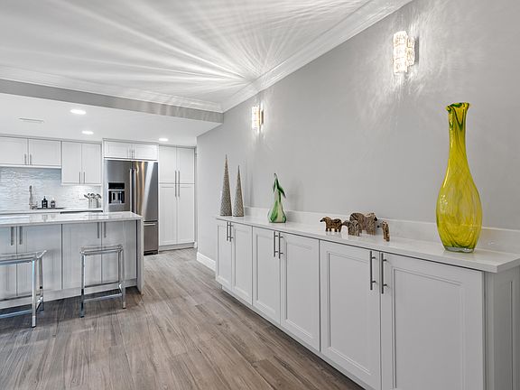 4th image of 777 NE Bayshore Drive #705