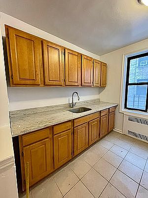 4th image of 65-84 Booth St #3L