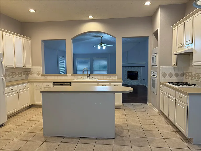 2711 Kimbleton Ct — Photo 10