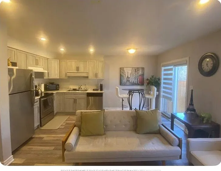 3 bed, $2,500 — Photo 3