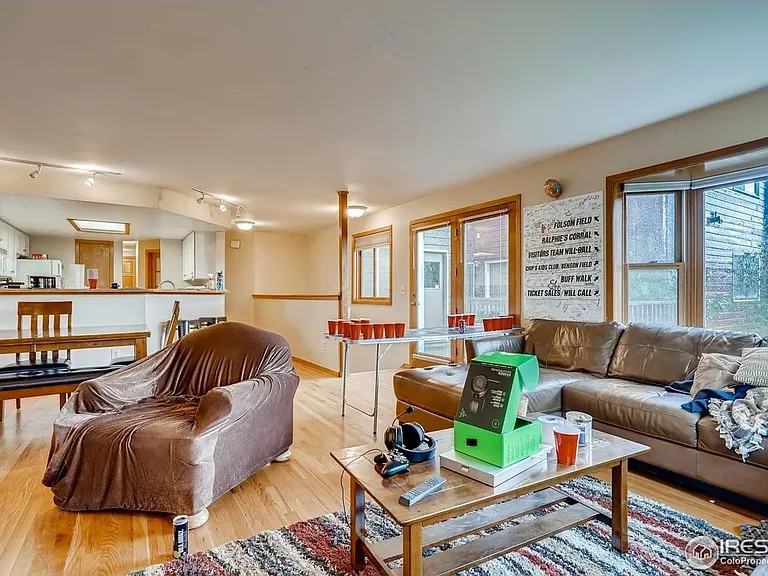 2853 Springdale Ln — Photo 6
