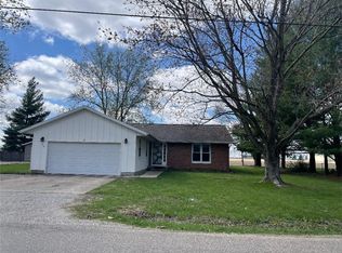 718 S Iowa St, Ashmore, IL 61912