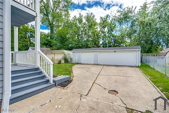 14300 Darwin Ave — Photo 9