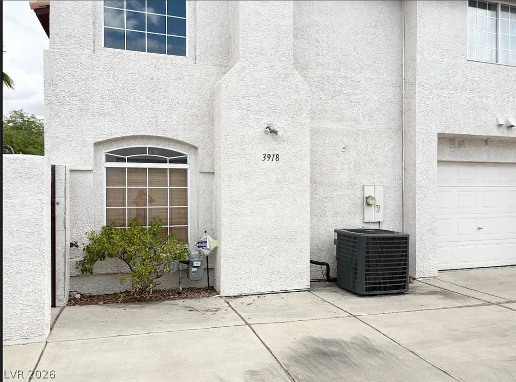 3 bed, 2.5 bath, 1457 sqft, $2,170 — Photo 4