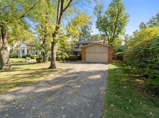 9260 Old Bonhomme Rd, Saint Louis, MO 63132