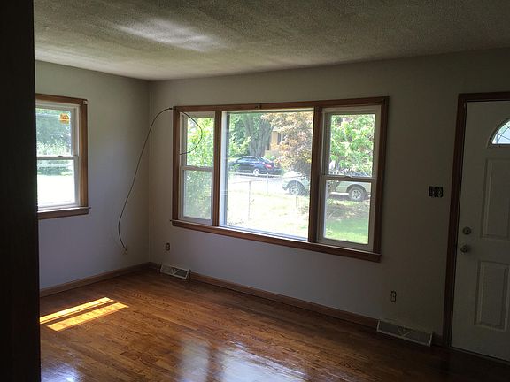 2nd image of 334 Cedar Ave
