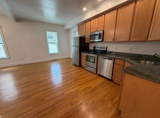 157 M St #11, Boston, MA 02127