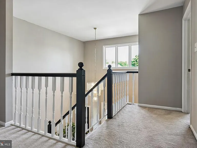 19 Peak Pl — Photo 14
