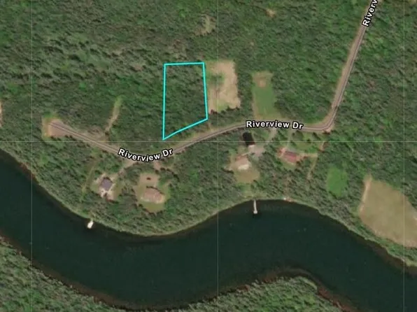 11 Riverview Dr, Charlotte Parish, PE C0A 1N0