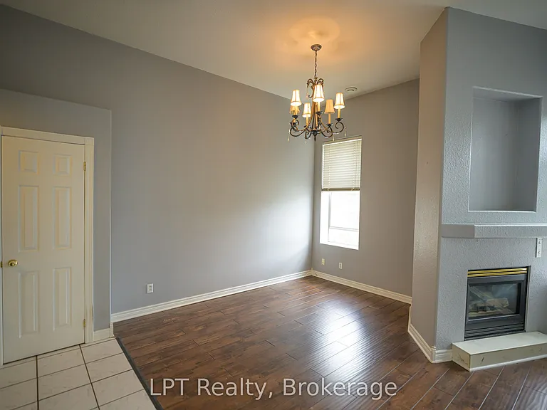 317 Queen St #304 — Photo 8