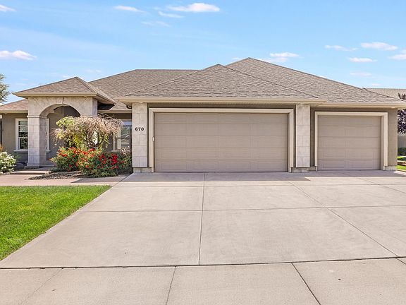 4th image of 670 Sun Terrace Dr