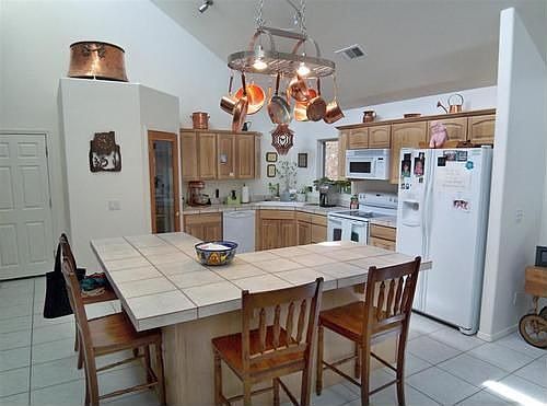 Eat-in Kitchen