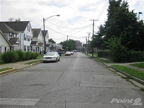 At the end of the street is the main campus of the University of Kentucky