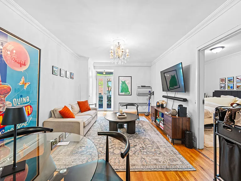217 E 60th St #201 — Photo 2