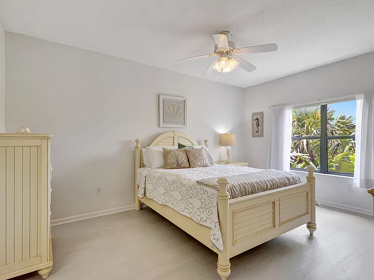 800 Uno Lago Dr #302 — Photo 23