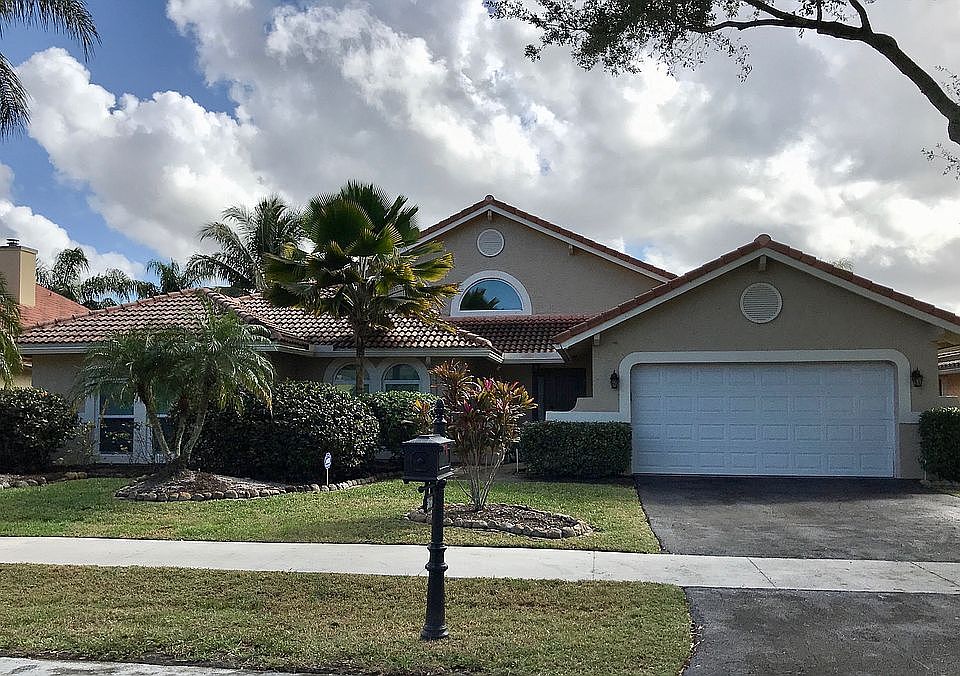 1st image of 3088 Perriwinkle Cir