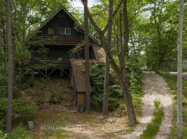 132 Park Rd, Tiny, ON L0L 1P1