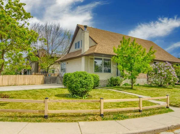235 NW Avonburn Rd SE, Calgary, AB T2H 1N9