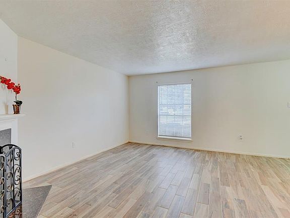 3rd image of 17103 Beaver Springs Dr #9