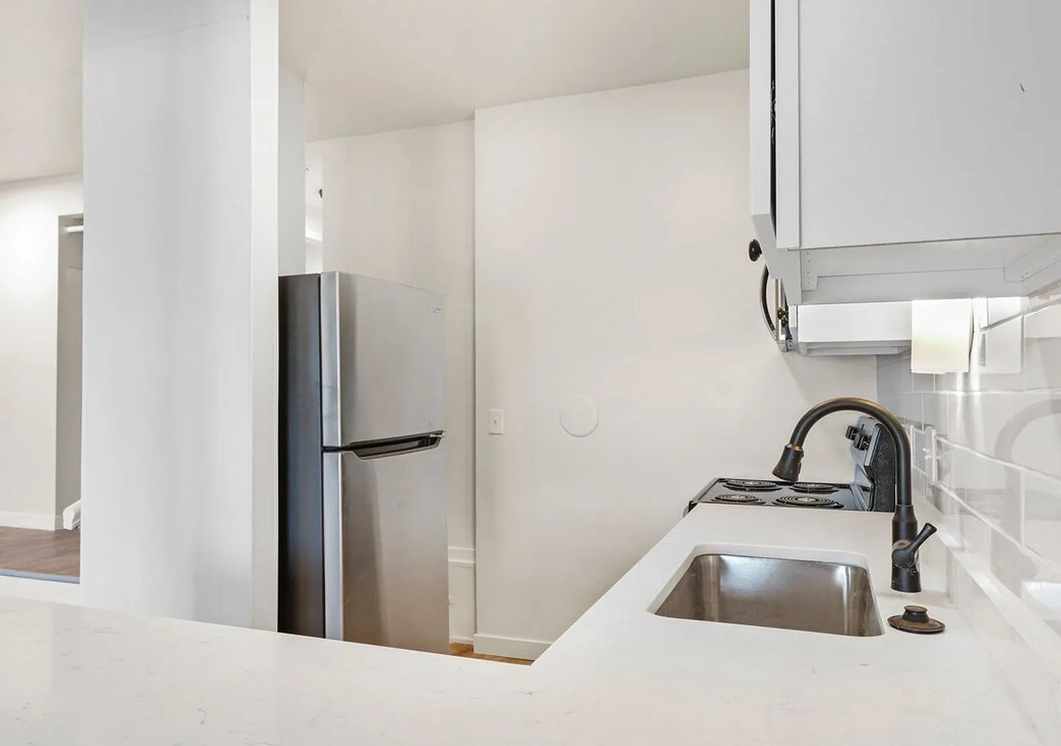 Lagoon Apartments — Photo 3