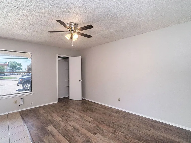 3301 Aurora St #B — Photo 5
