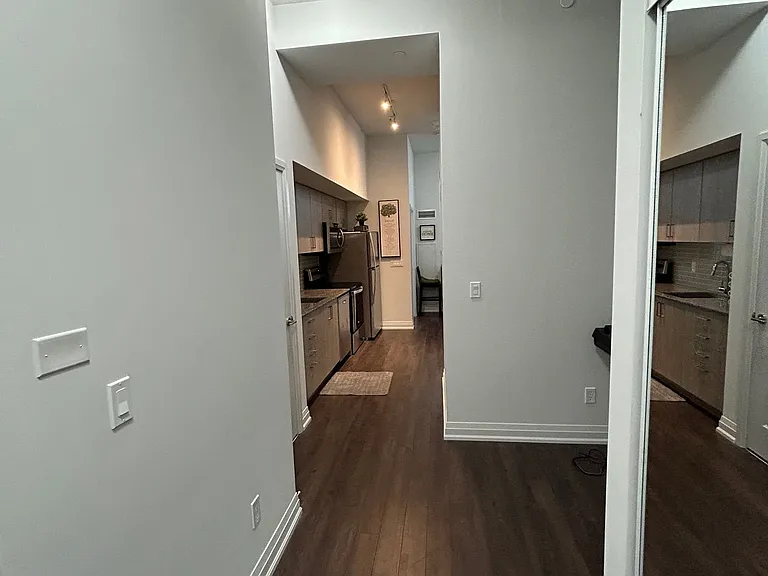 20 Meadowglen Pl E #822 — Photo 19