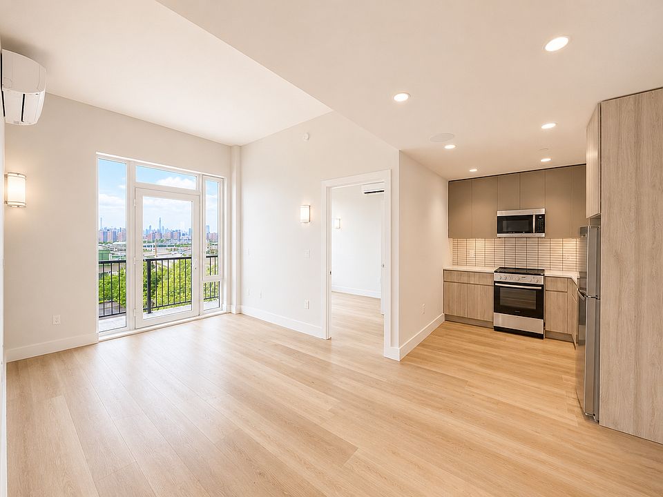 1st image of 91 Bruckner Blvd #607