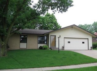 3217 Cheyenne Blvd, Sioux City, IA 51104