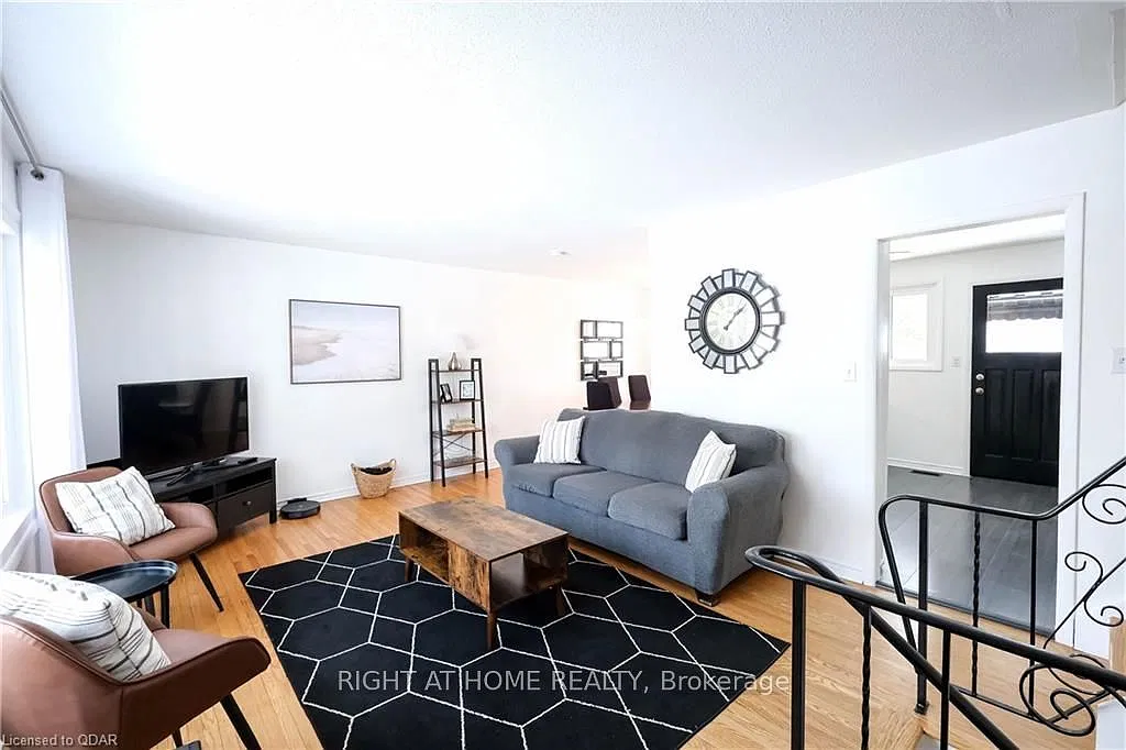 4 bed, $2,650 — Photo 4