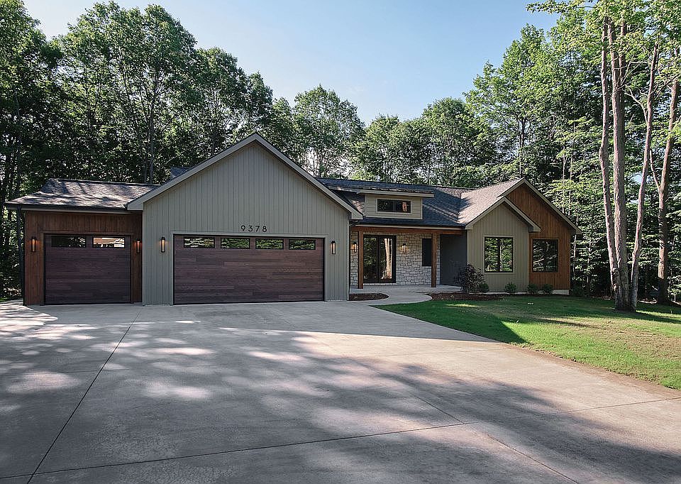 1st image of 9378 Summer Field Dr