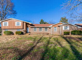 156 Clearlake Dr E, Nashville, TN 37217