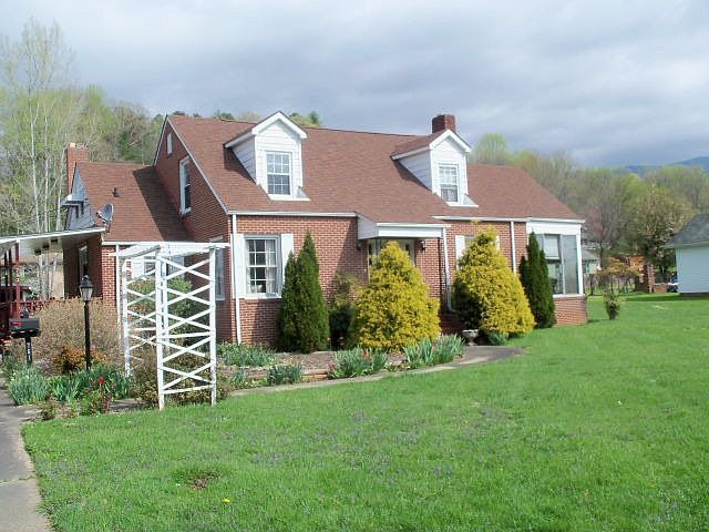 1st image of 761 Skyland Dr