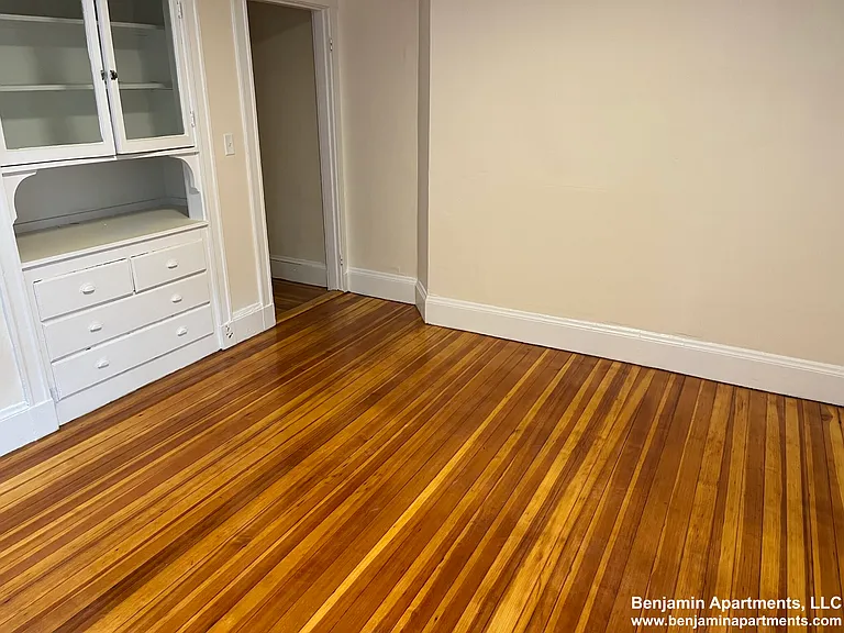 6 Barrows St #13 — Photo 6